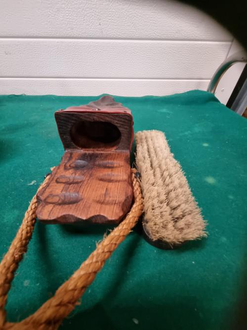 decoratie klomp met borstel van hout, Ophalen of Verzenden