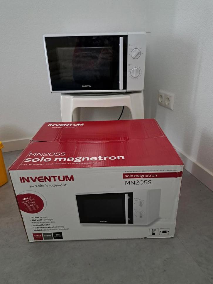 Inventum magnetron, Witgoed en Apparatuur, Magnetrons, Zo goed als nieuw, Vrijstaand, Magnetron, Draaiplateau, Ophalen