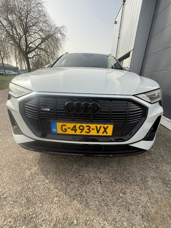 Audi e-tron 50 Quattro 313pk 2019 Wit, Auto's, Audi, Bedrijf, e-tron, 4x4, ABS, Achteruitrijcamera, Adaptieve lichten, Adaptive Cruise Control