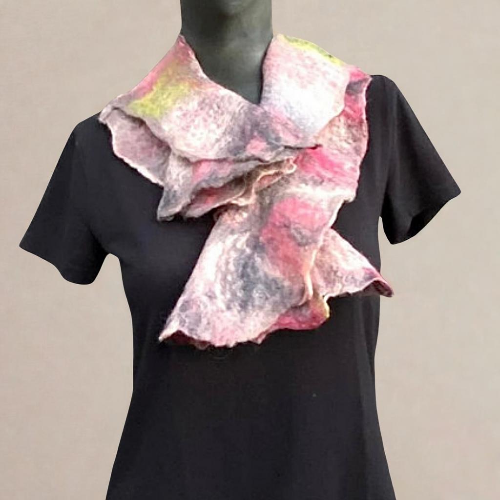 Handgemaakte vilten sjaal - Marijke Runderkamp, Kleding | Dames, Mutsen, Sjaals en Handschoenen, Ophalen of Verzenden, Nieuw, Sjaal