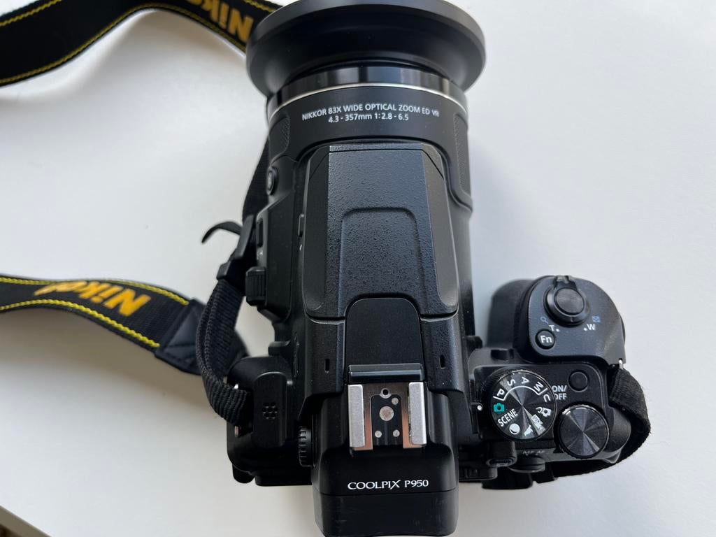 Nikon P950 coolpix, Minder dan 8x, Zo goed als nieuw, Geheugenkaart, Camera