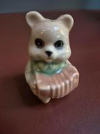 Beertje met accordeon, Verzamelen, ., Steen, Aardewerk of Keramiek, Ophalen of Verzenden, Zo goed als nieuw