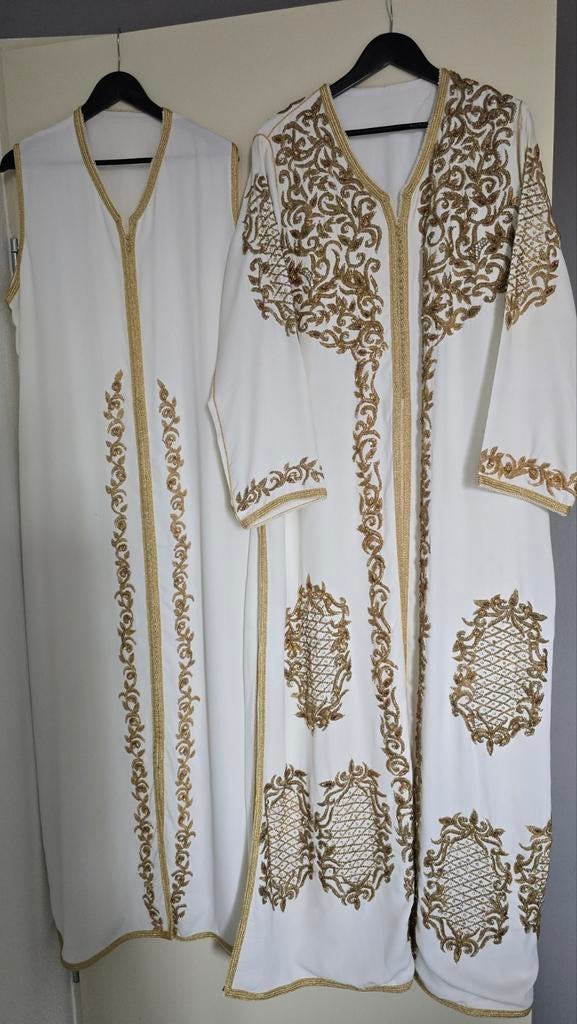 Witte Marokkaanse Kaftan met Gouden Borduurwerk, Wit, Zo goed als nieuw, Onder de knie, Ophalen