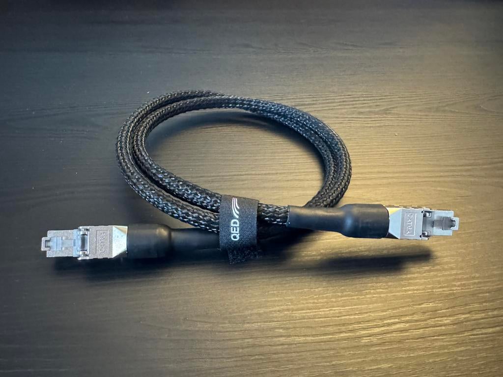 High end streaming kabel (QED), Audio, Tv en Foto, Audiokabels en Televisiekabels, Ophalen of Verzenden, Zo goed als nieuw, Minder dan 2 meter