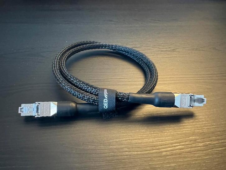 High end streaming kabel (QED), Audio, Tv en Foto, Audiokabels en Televisiekabels, Zo goed als nieuw, Minder dan 2 meter, Ophalen of Verzenden