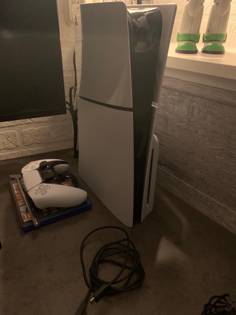 PS5 Console + Controller + GTA V - Zo goed als nieuw, Ophalen, Zo goed als nieuw, Playstation 5