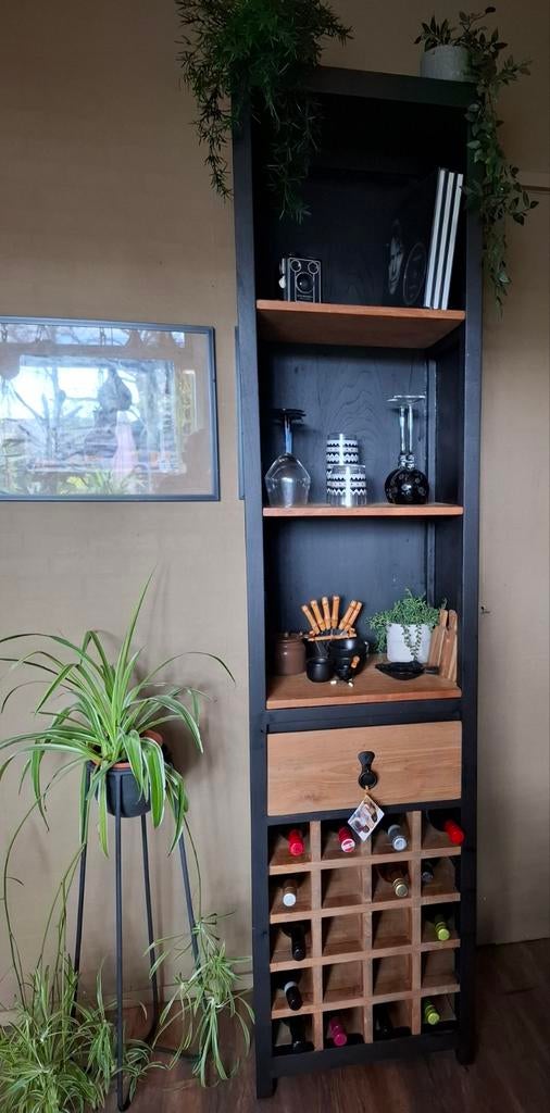 Mooie hoge Wijnkast, Huis en Inrichting, Woonaccessoires | Wijnrekken, Ophalen of Verzenden, Nieuw, Minder dan 50 cm