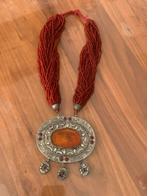 Vintage Ketting met Rode Kralen en Hanger, Gebruikt, Ophalen of Verzenden, Rood, Overige materialen