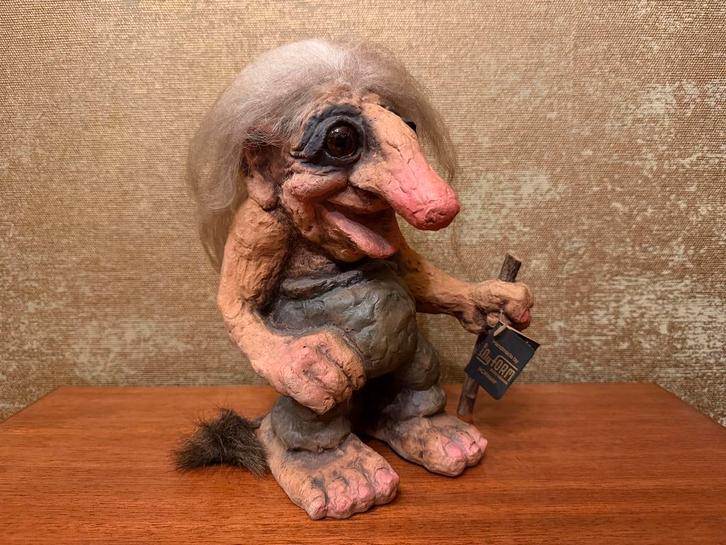 Vintage Nyform handgemaakte Noorse Troll izgst!, Verzamelen, Beelden en Beeldjes, Gebruikt, Ophalen of Verzenden