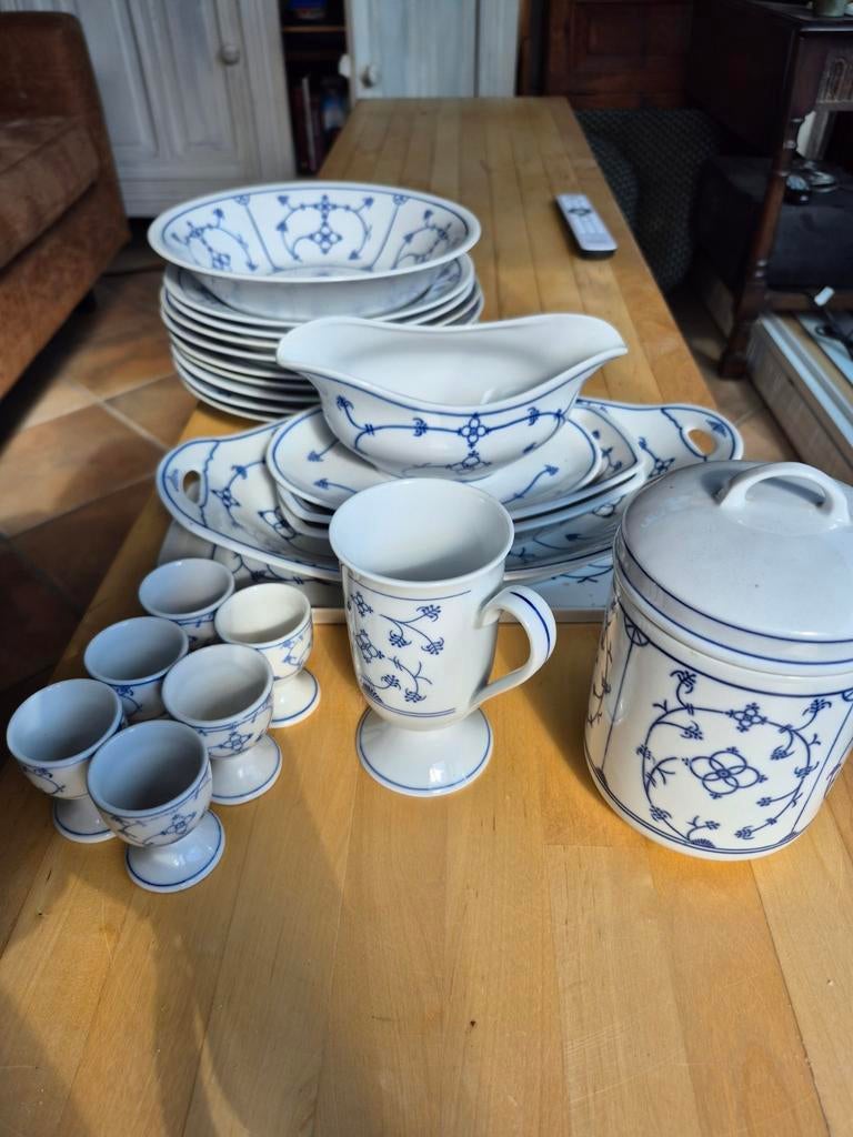 Serviesset van Jager Eisenberg, origineel blauw Saks, Antiek en Kunst, Antiek | Porselein, Ophalen