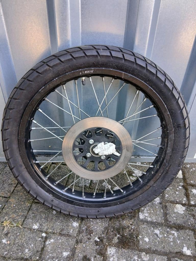 Bromfiets of motor velg of voorwiel 18x1.85, Ophalen