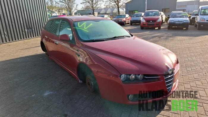Scherm rechts-voor van een Alfa Romeo 159, Gebruikt, -, -, Ophalen of Verzenden