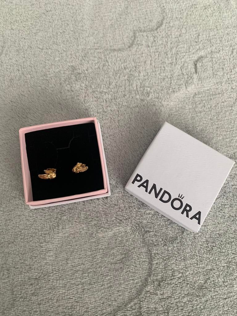 Pandora Harry Potter Gouden Snaai oorbellen - nieuw, Nieuw, Ophalen of Verzenden, Knopjes of Stekers, Goud