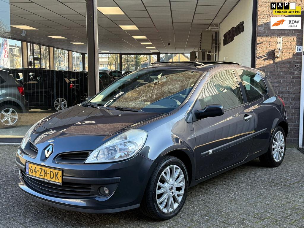 Renault Clio 1.2 TCE 101pk PANORAMA SCHUIFDAK | CRUISE | CLI, Auto's, Voorwielaandrijving, Gebruikt, Zwart, 4 cilinders