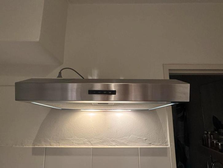IKEA Afzuigkap met koolstoffilter, Witgoed en Apparatuur, Afzuigkappen, Gebruikt, Inbouw, Onderbouw afzuigkap, 200 tot 400 m³ per uur
