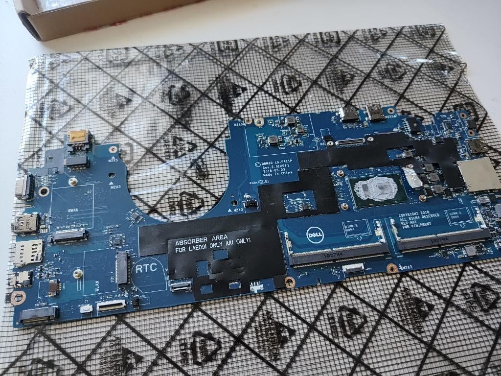 Dell Latitude 5590 moederbord *Defect*, 2 tot 3 Ghz, Ophalen of Verzenden, Niet werkend, DELL