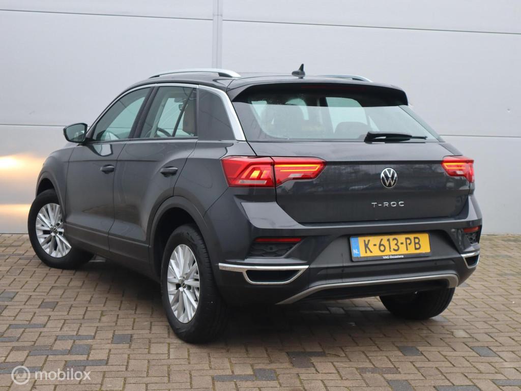 Volkswagen T-Roc 1.0 TSI Leer Camera CarPlay PDC Parkeersens, Voorwielaandrijving, Gebruikt, Euro 6, 1194 kg