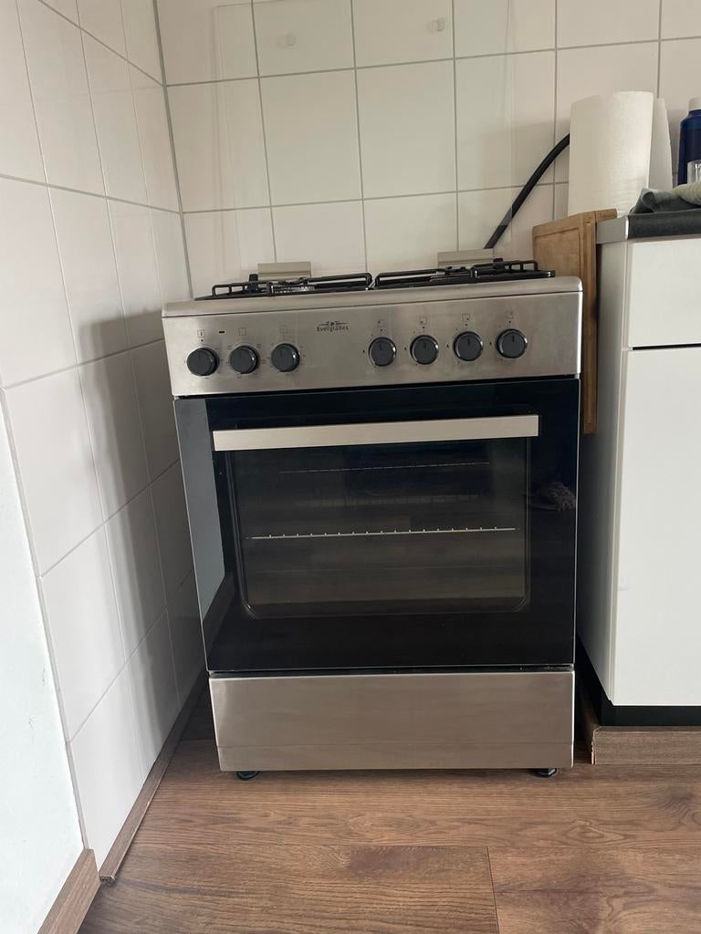 Everglades gasfornuis met oven (4 pits), Gebruikt, Hete lucht, Gas, 85 tot 90 cm