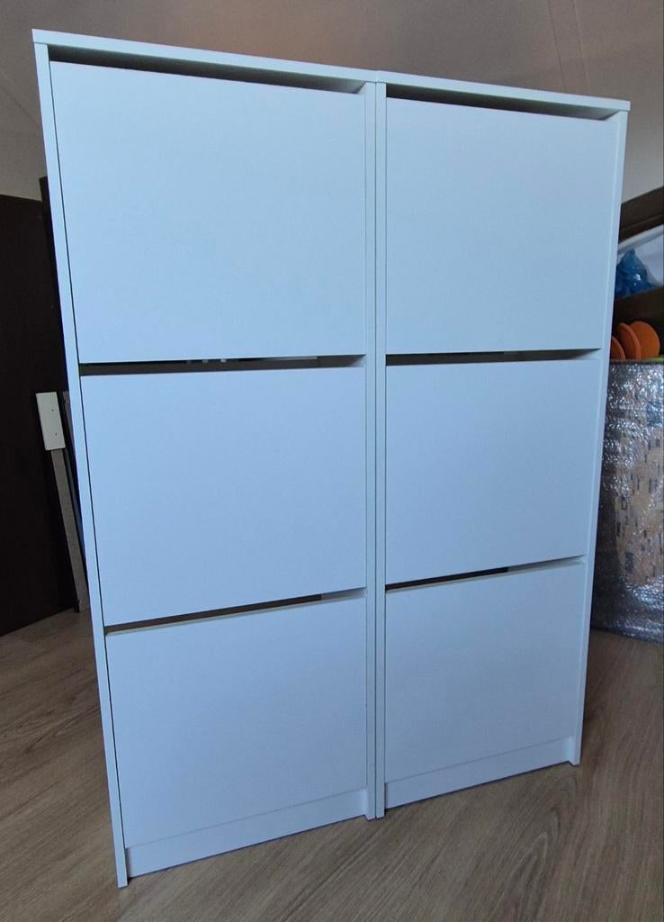 2 stuks - Ikea BISSA
Schoenenkast - 3 vakken -wit, Ophalen, Zo goed als nieuw, Ikea Bissa