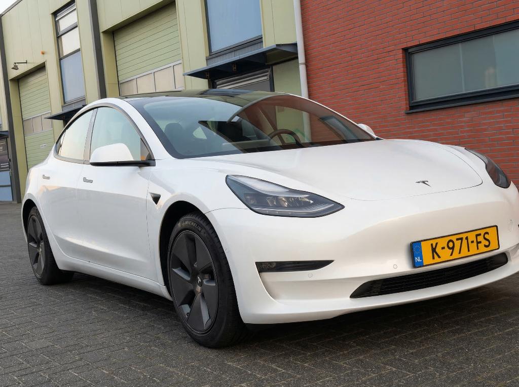 Tesla Model 3 LR RWD Facelift | 75k km | SOH 88% | Trekhaak, Auto's, Tesla, Automaat, Zwart, Elektrisch, Particulier