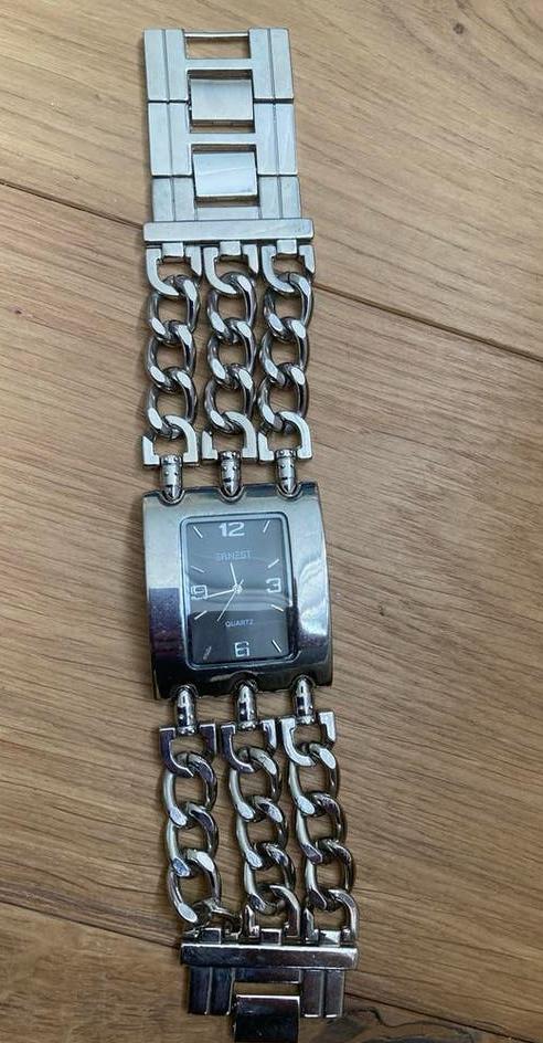 Ernest stoer robuust horloge met driekettingen schakelband, Sieraden, Tassen en Uiterlijk, Horloges | Dames, Overige merken, Gebruikt