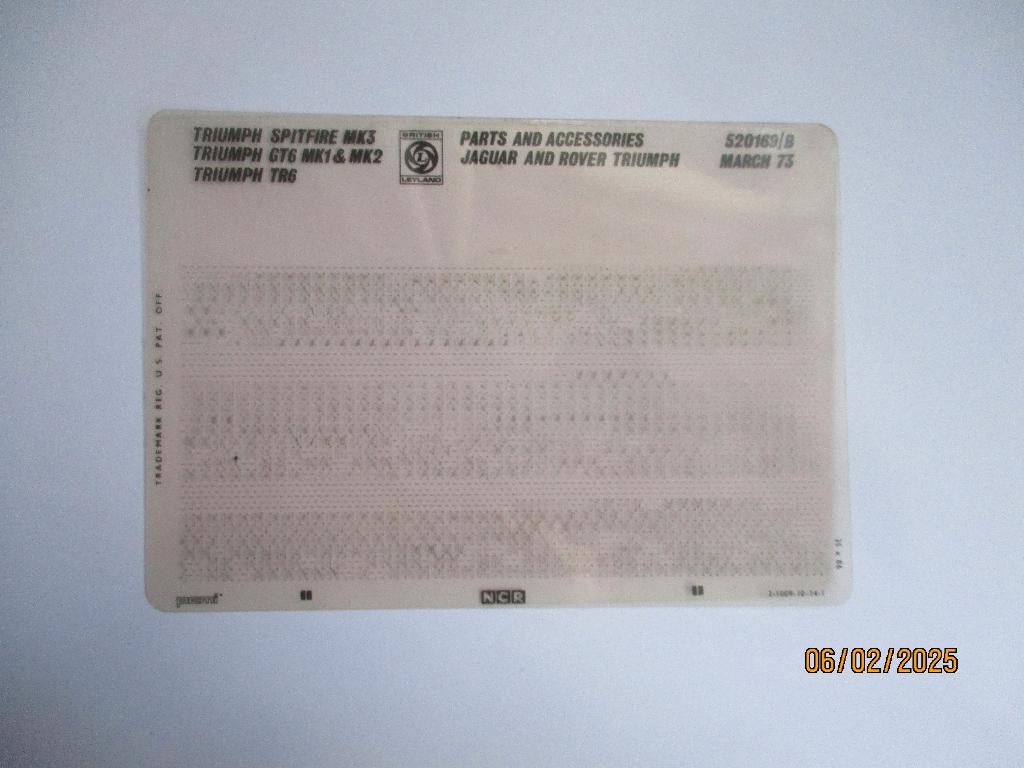 Ttiumph -- Onderdelen op Micro - fiche . !!, Ophalen of Verzenden, Gelezen, Overige merken