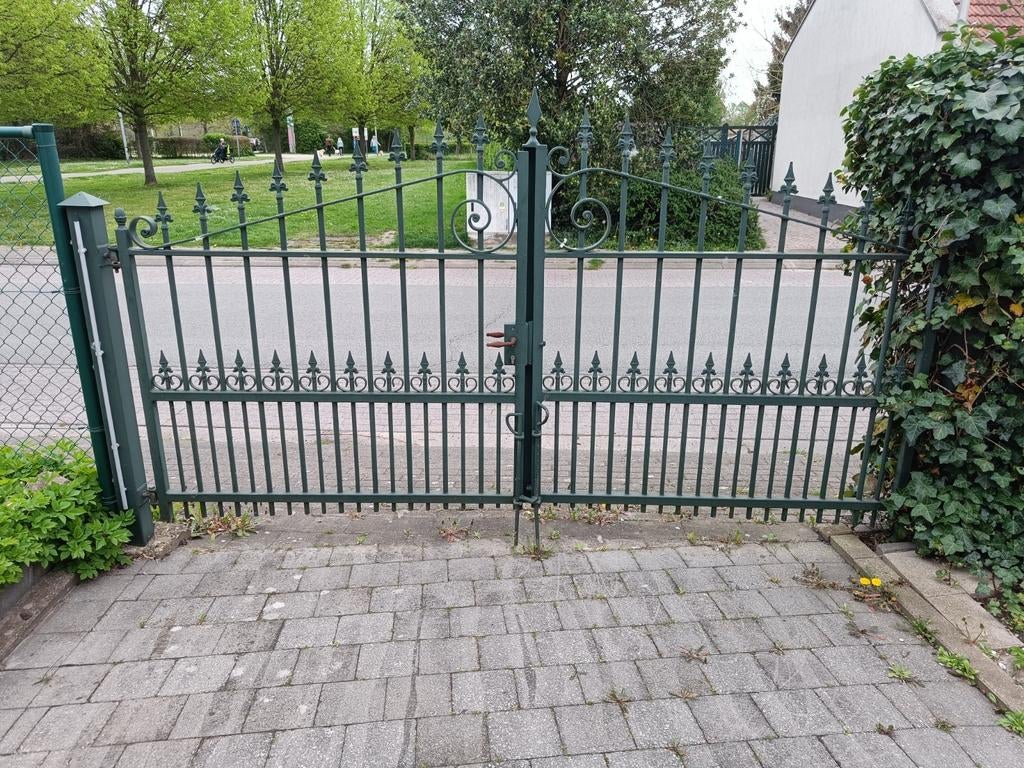Groene ijzeren poort, Ophalen, Met poort, Gebruikt, Sierhekwerk
