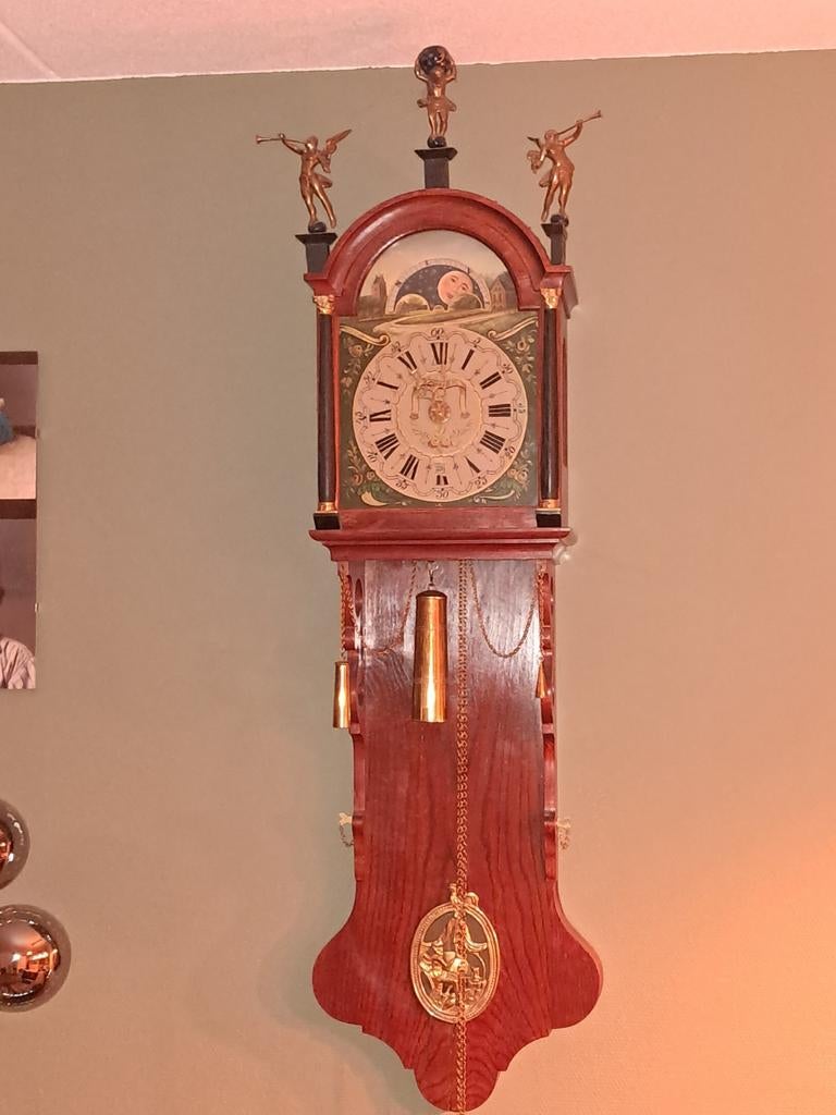 Ik verkoop goed werkte Friese staartklok, Antiek en Kunst, Ophalen