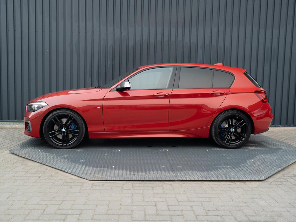 BMW 1-serie M140i High Executive | Schuifdak | Harman/Kardon, Auto's, BMW, 12 maanden, Achterwielaandrijving, Gebruikt, Alcantara
