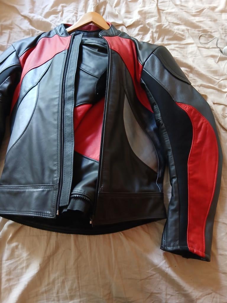 Zwart/rood leren motorpak, Motoren, Ophalen, Tweedehands, Combipak