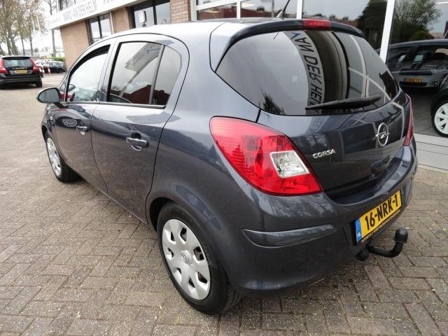 Opel Corsa 1.2-16V '111' Edition Airco/Cruise control, Voorwielaandrijving, Euro 5, Gebruikt, Zwart