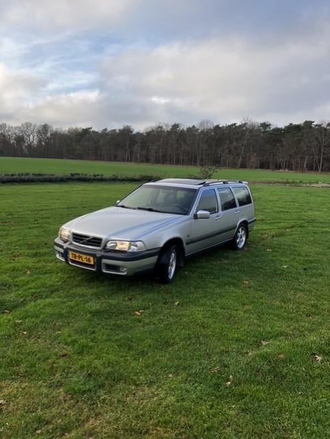 Volvo V70 2.4 AUT 2000 Een der laatste Mohicanen!, Stoelverwarming, Zwart, Blauw, Stationwagon