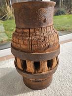 De "AS" van een karrenwiel.... wel oud, Ophalen, Hout