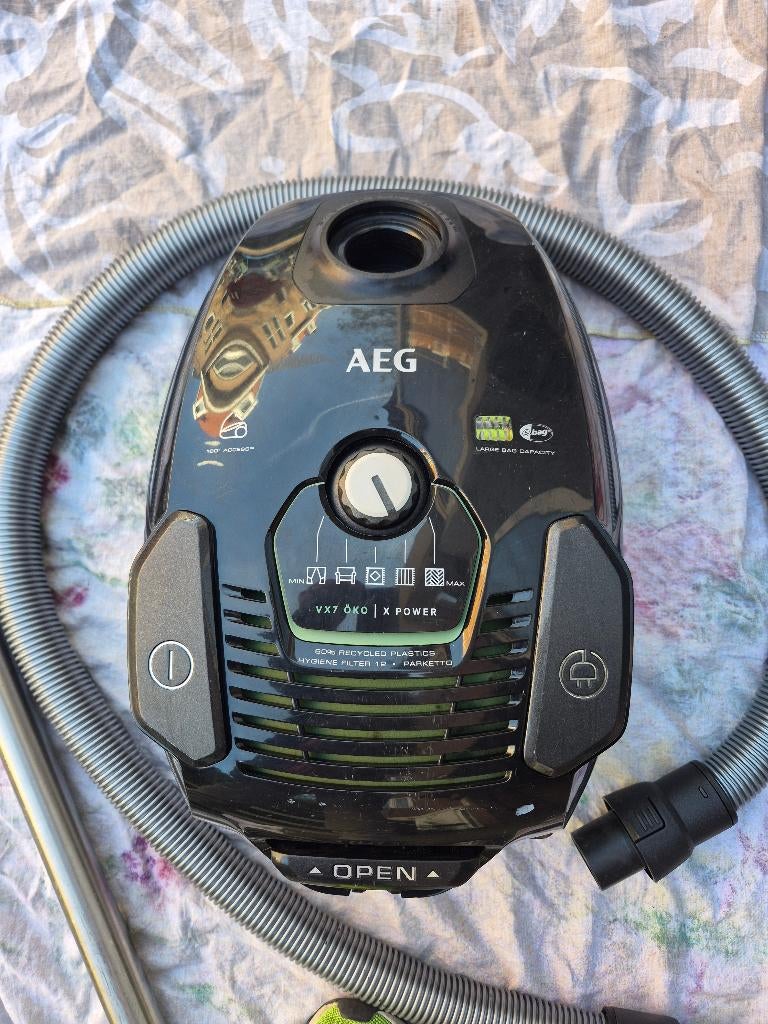 AEG VX7, 2 Stofzuiger met zak, Stofzuiger, Zo goed als nieuw, Minder dan 1200 watt, Ophalen