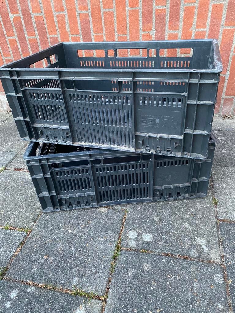 Stevige zwarte kratten, Ophalen, Gebruikt, 40 tot 60 cm, 50 tot 75 cm