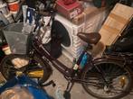 Mooie paarse fiets met mandje, Fietsen en Brommers, Fietsen | Dames | Damesfietsen, Overige merken, Gebruikt, Versnellingen, Ophalen of Verzenden