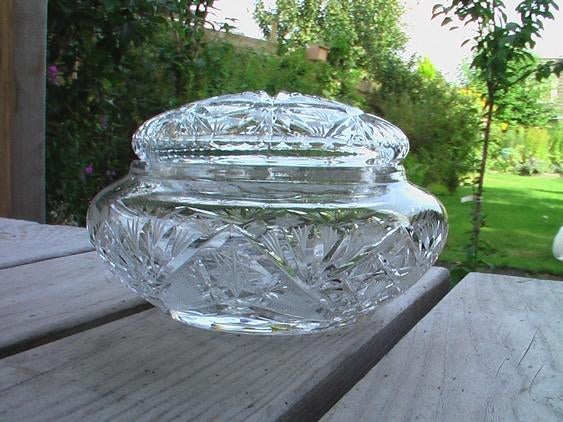 kristallen bonbonnière met decoratief slijpsel, Overige typen, Ophalen of Verzenden, Overige stijlen, Glas