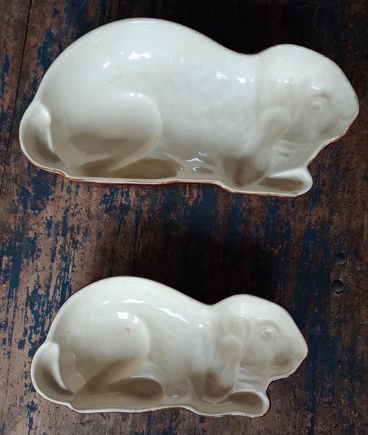 Puddingvorm.  Keramiek.  Konijn. 2 st. Sign.  29 & 23 cm., Huis en Inrichting, Keuken | Keukenbenodigdheden, Zo goed als nieuw