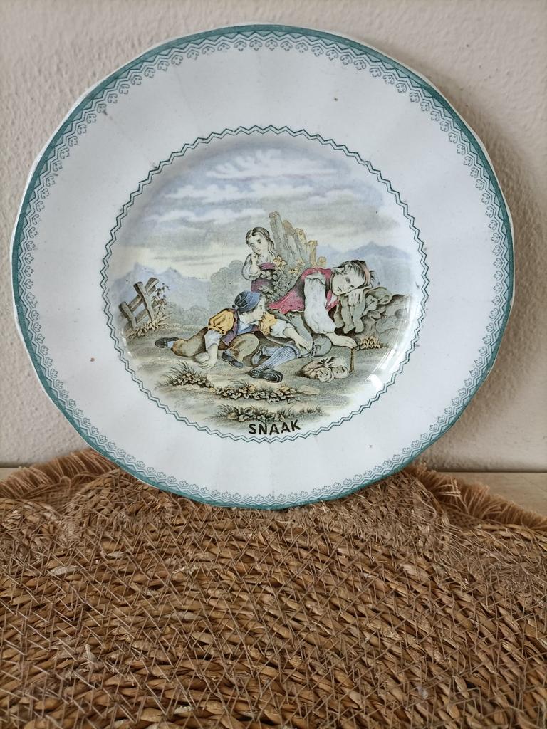 Bord P. Regout, Antiek en Kunst, Ophalen of Verzenden