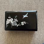 Zwarte doos met ingelegd parelmoer, Ophalen of Verzenden