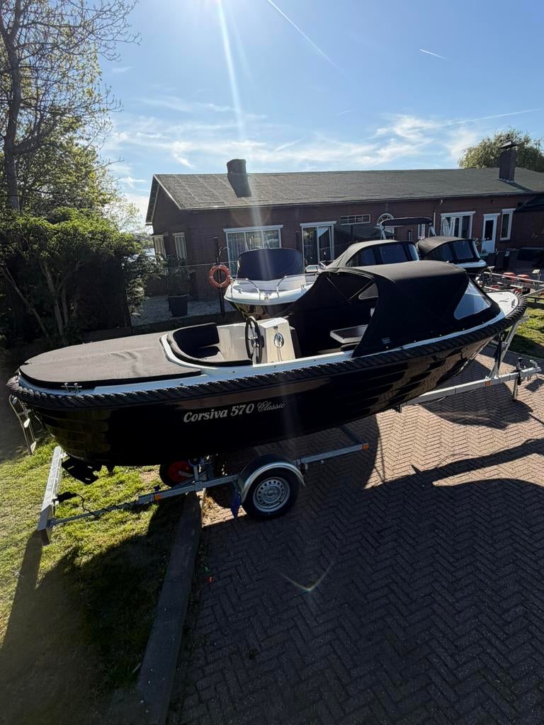 Corsiva 570 classic suzuki 15pk nette occasion!