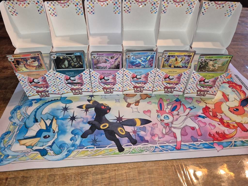 Mooi suprise eevolution setje pokemon kaarten. Veel glimmend, Ophalen of Verzenden, Zo goed als nieuw, Meerdere kaarten