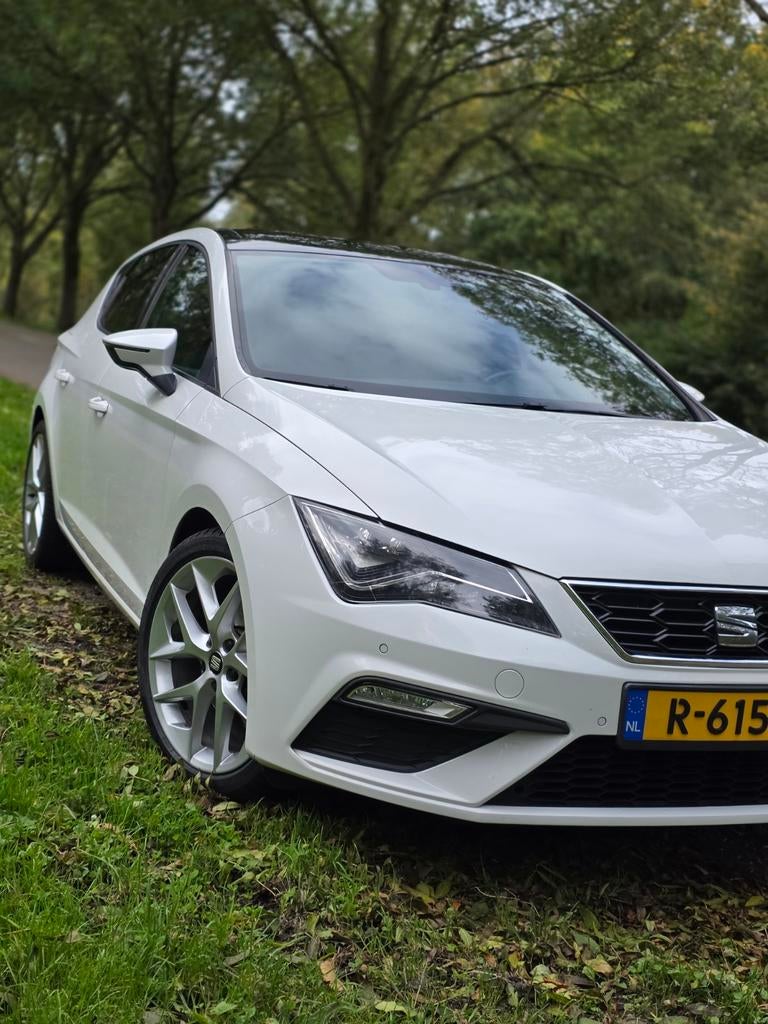 Seat Leon 1.4 TSI FR (2017) | Full Option | Panorama | Seat, Auto's, Seat, Voorwielaandrijving, 1141 kg, Zwart, 4 cilinders