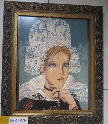 GEBORDUURD * BEELDSCHOON MEISJE IN DRACHT * In Lijst * beschikbaar voor biedingen