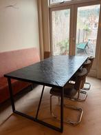 Zwarte eettafel visgraat met stalen onderstel, Ophalen, 100 tot 150 cm, Zo goed als nieuw, Vier personen