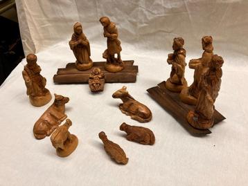 Kerststal hout handgesneden 13-delig – antiek/vintage beschikbaar voor biedingen