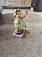 Hummel beeldje - Bloemenmeisje, Antiek en Kunst, Ophalen of Verzenden