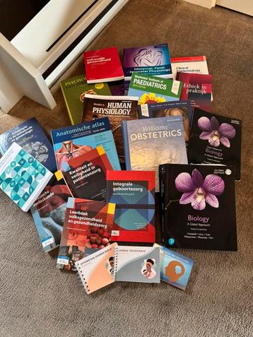 Complete set studieboeken HBO verloskunde beschikbaar voor biedingen