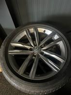 18 inch vw passat Banden en Velgen 235/45R18, Auto-onderdelen, Banden en Velgen, Ophalen, 18 inch, Gebruikt, Banden en Velgen