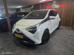 Toyota Aygo 1.0 VVT-i x-clusiv / A. Camera / Clima / Carplay, Voorwielaandrijving, Gebruikt, Euro 6, 4 stoelen